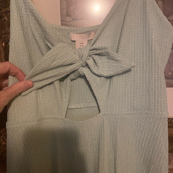 Light Green Summer Dress with peep hole! - Picture 3 of 3